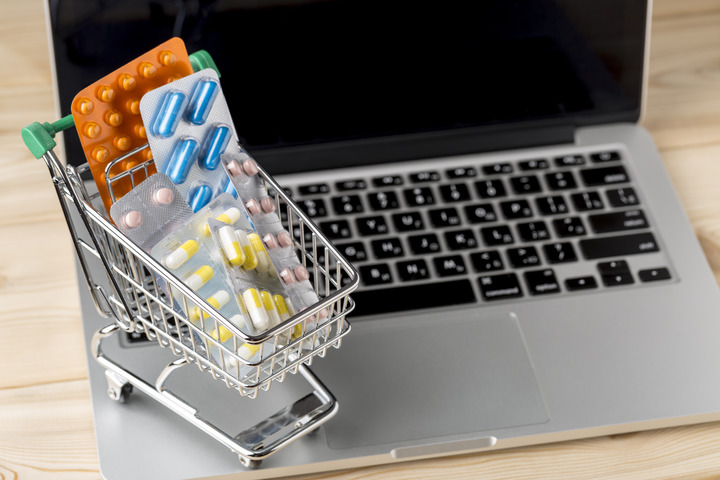Dieci consigli per non acquistare farmaci contraffatti 